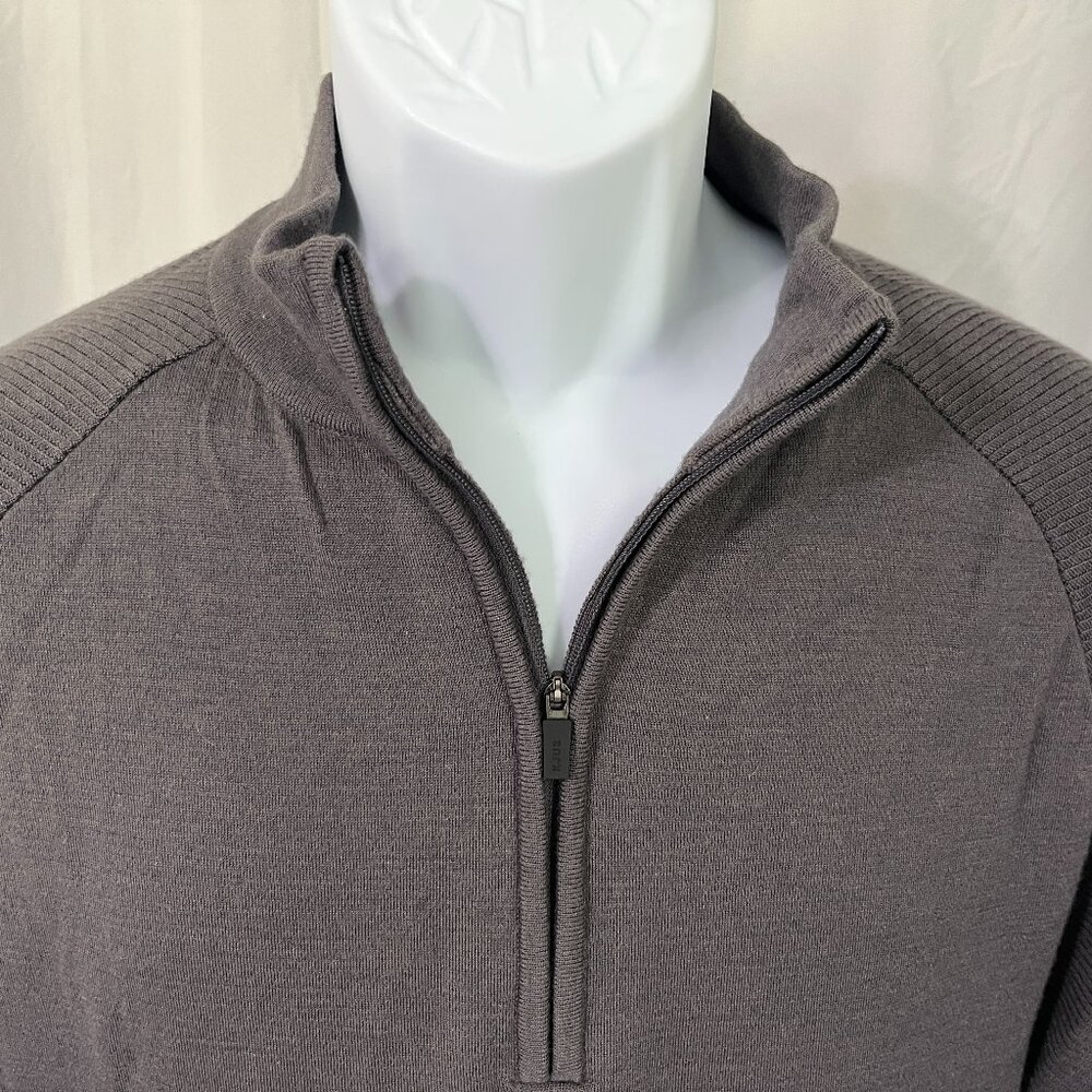 KJUS Men's gray with white 1/2 zip pullover golf Jacket 50 / Medium M EUC shirt